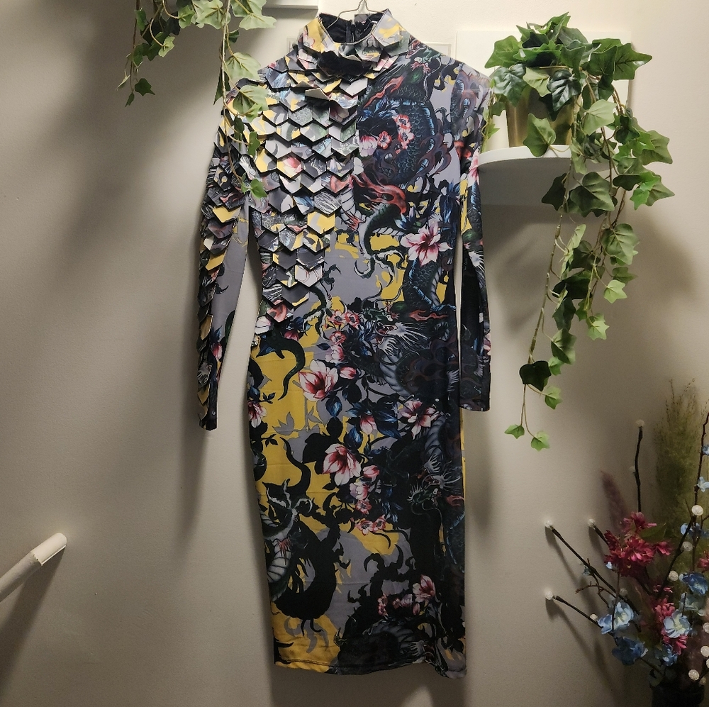 "Queen Of Dragons" Long Sleeve Dress
